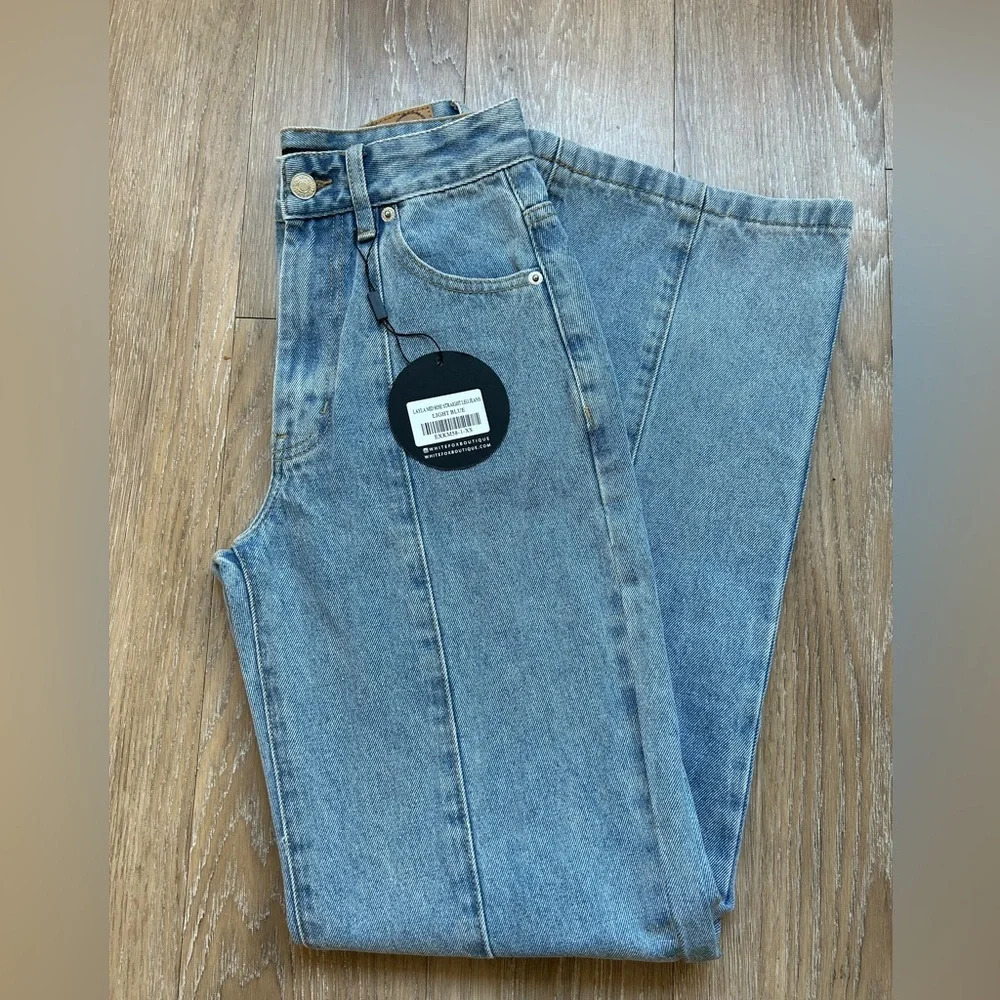 SOLD SOLD SOLD NWT White Fox Layla Mid-Rise Straight Leg Jeans Size XS